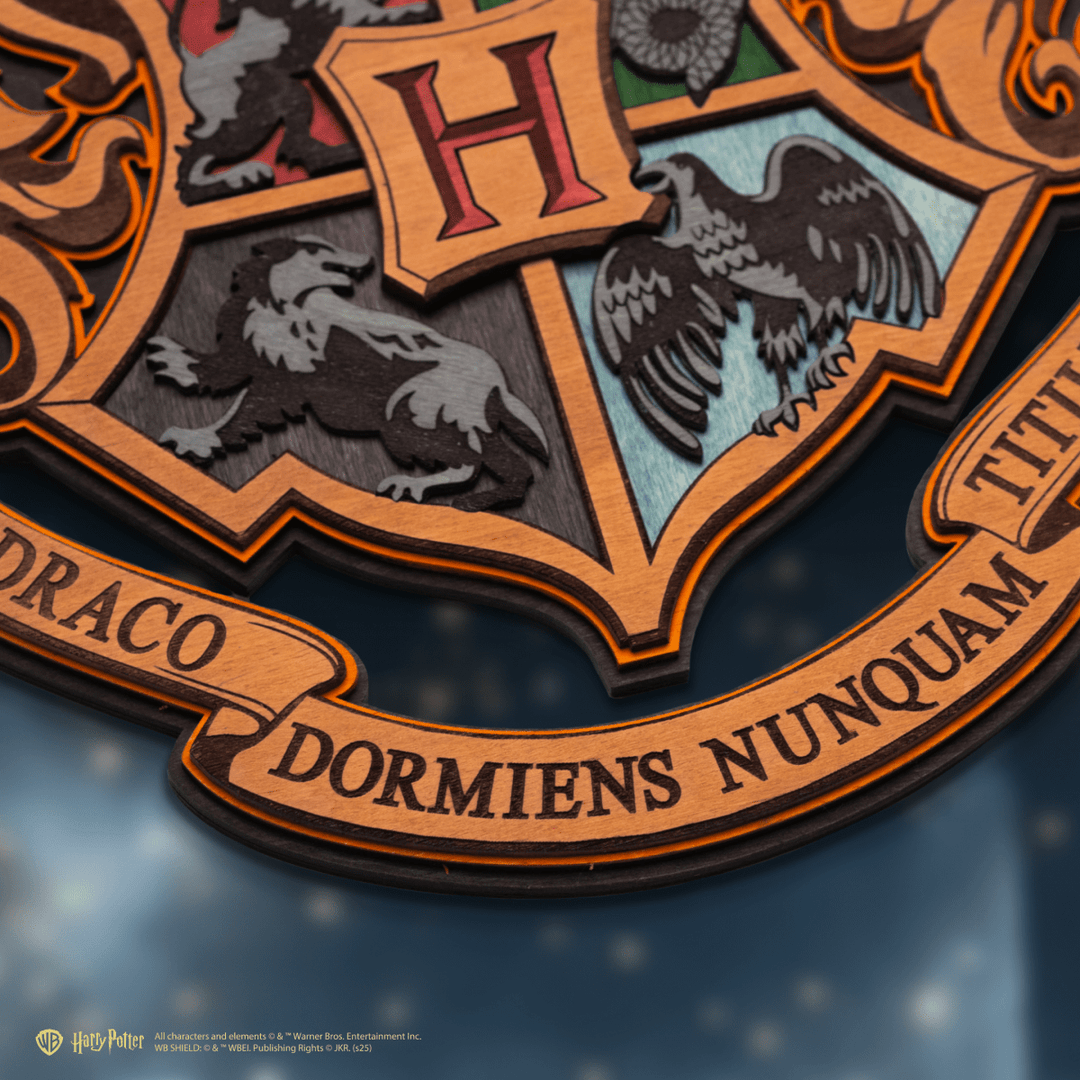 HOGWARTS™ CREST 3D WOOD POSTER - ZeWood