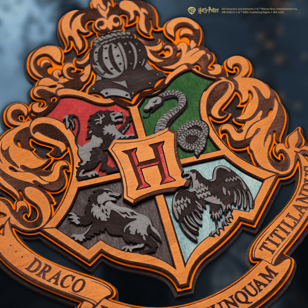 HOGWARTS™ CREST 3D WOOD POSTER - ZeWood