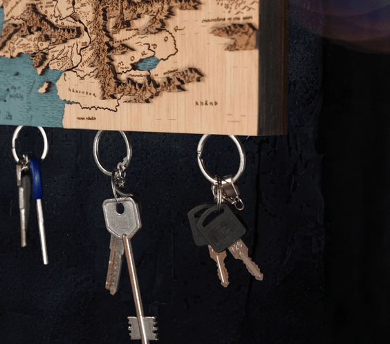 MIDDLE EARTH™ 3D WOOD KEY HOLDER WITH KEYCHAINS - ZeWood